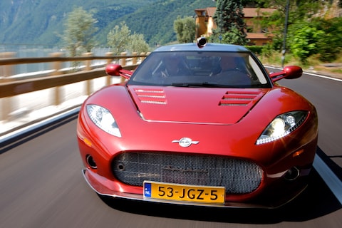 Spyker C8 Aileron oogt goed in 't rood
