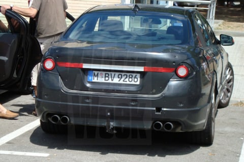 BMW M5 kweekt wasbordje aan Costa