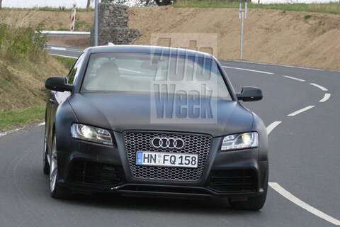 Matzwarte Audi's RS5 rondom de Ring