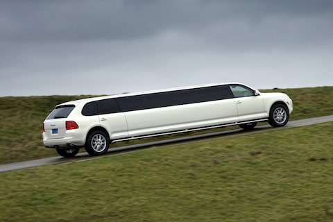 Blits bezit - Cayenne Stretched Limousine
