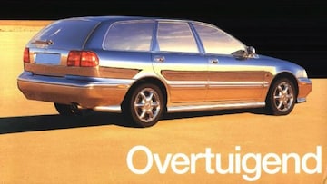 Brochures Volvo V40 - Folders