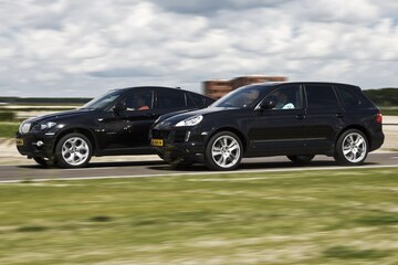 BMW X6 xDrive35d High Executive/Porsche Cayenne Di