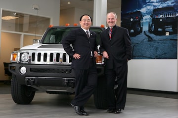 Hummer overname Yang Yi & Hummer CEO Jim Taylor | 