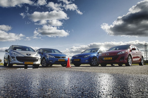 Hyundai i30 1.4-Kia Cee'd 1.6-Mazda 3 1.6-Peugeot 