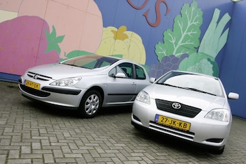 Peugeot 307 vs Toyota Corolla