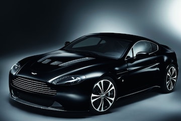 Aston Martin V12 Vantage Carbon Black Edition