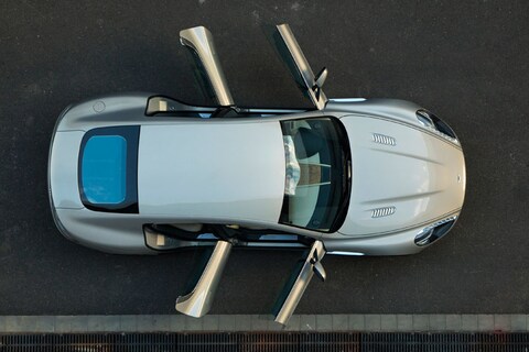 Aston Martin Rapide komt thuis