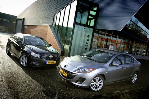 Chevrolet Cruze 2.0D LT - Mazda 3 Sedan 1.6 CiTD GT-L