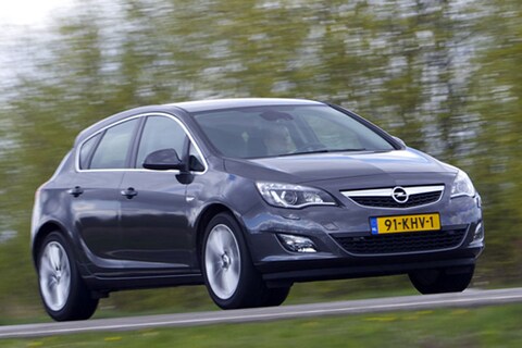 Terugblik: Astra zit Golf op de hielen