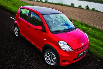 Daihatsu Sirion 2 Limited Black