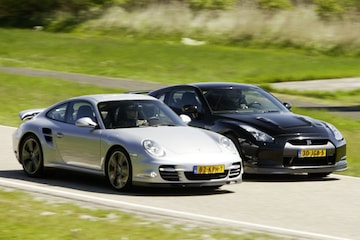Nissan GT-R - Porsche 911 Turbo