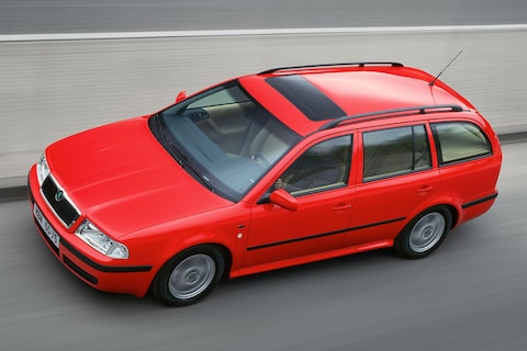 Skoda stopt met oer-Octavia 