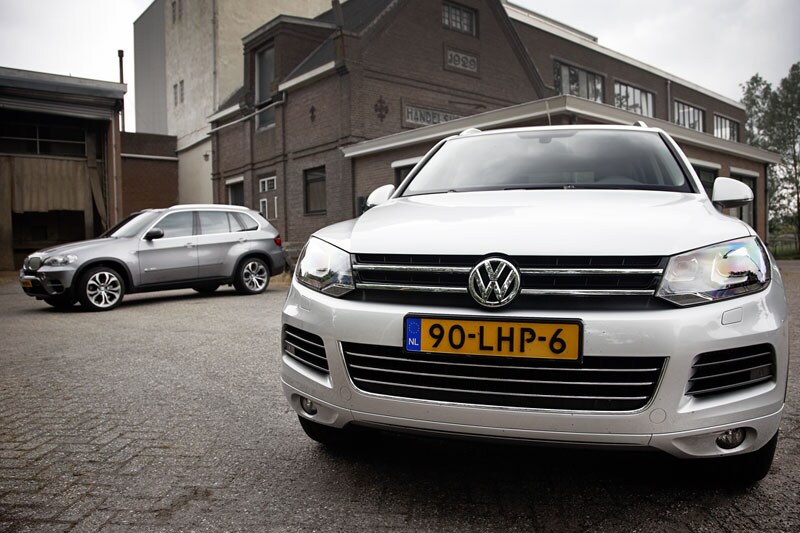 Volkswagen Touareg-BMW X5