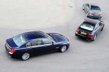 BMW ActiveHybrid 7 L  Mercedes-Benz S400 Hybrid 