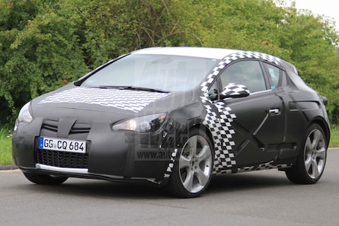 OPC-baas test nieuwe Opel Astra OPC