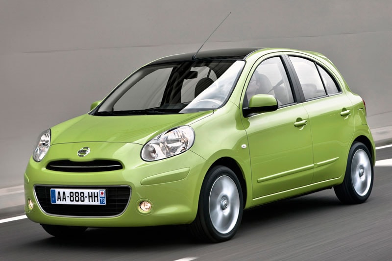 groene nissan micra