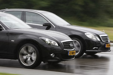 Infiniti M37-Mercedes E 350