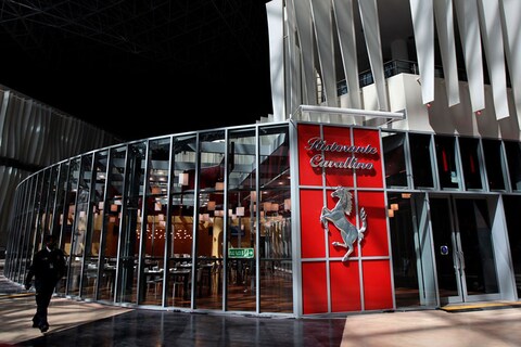 Ferrari World Abu Dhabi geopend