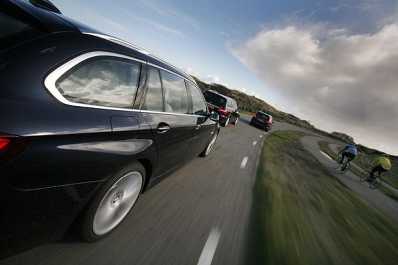 BMW 520d Touring/Mercedes-Benz E 220 CDI Estate/Vo