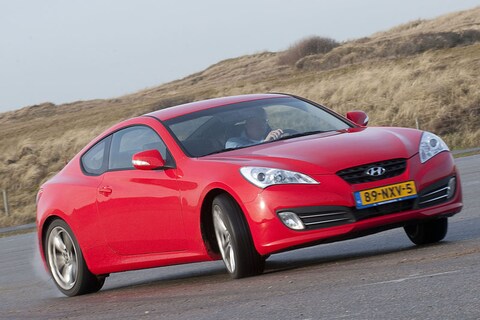 Test: Hyundai Genesis Coupé (2011)