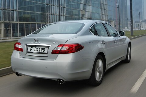 Rij-impressie Infiniti M35h