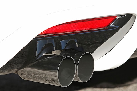 Politie haalt 9 auto's met dikke uitlaat van weg