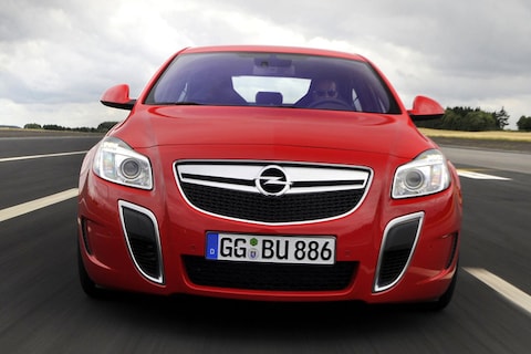 Opel Insignia OPC Unlimited werpt ketenen af