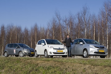 Opel Meriva / Subaru Trezia 1.3 / Toyota Verso S 1