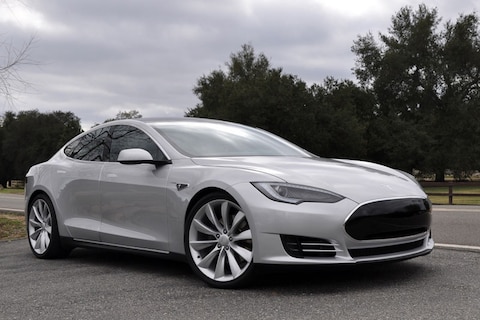 Tesla ziet de toekomst zonnig in