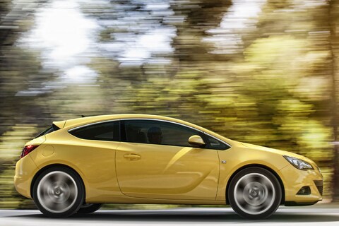 Daar is –ie: de Opel Astra GTC