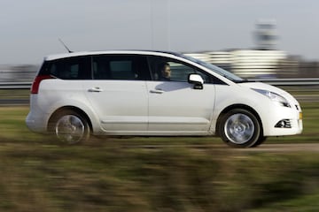 Peugeot 5008 GT 1.6 THP
