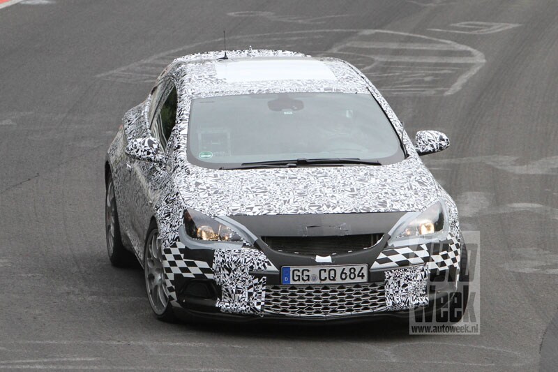 Opel Astra OPC Spyshots