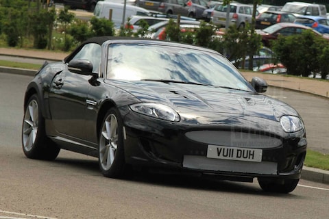 Primeur: Jaguar XE als mule op pad