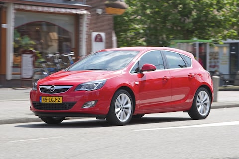 Opel Astra 1.4 Turbo 140 pk Cosmo (2010)