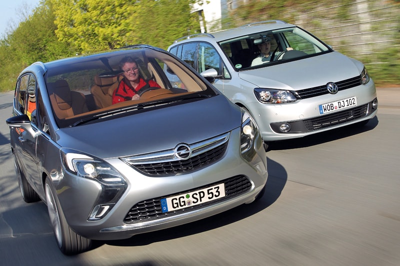 Opel Zafira Tourer - Volkswagen Touran