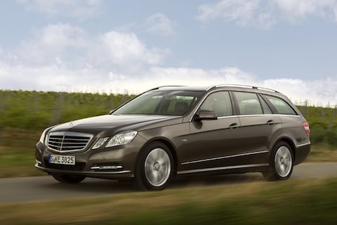 Mercedes E-klasse laat van zich horen