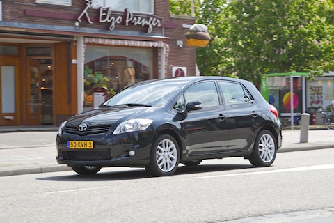 Toyota Auris 1.6 VVT-i Aspiration (2010)