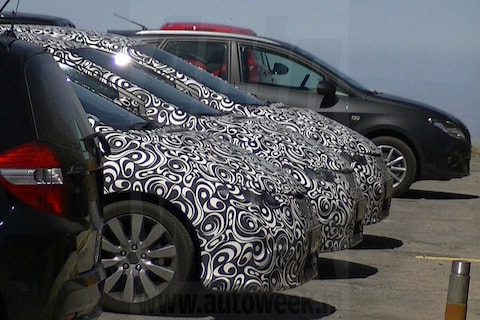 Lezer spot testauto's in Sierra Nevada