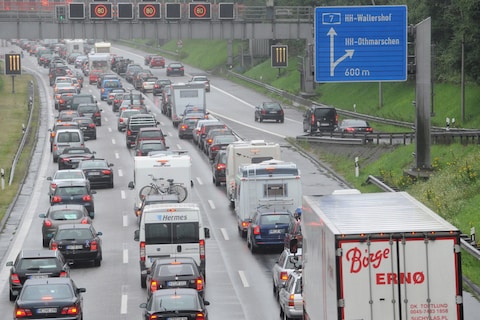 Drukte op weg naar skigebieden
