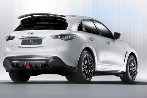 Vettels Infiniti FX haalt 300 km/u!