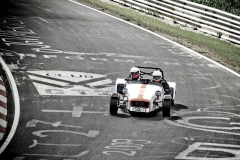 Caterham aangeklaagd