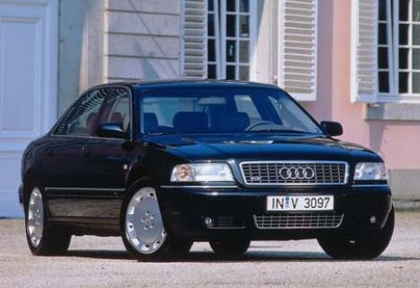 Audi A8 met 12 cilinders