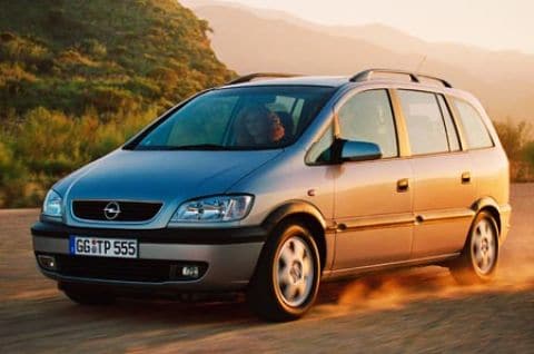 Opel Zafira 2.2 DTI komt in het voo
