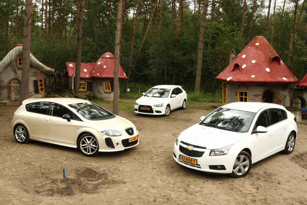 Cruze vs Leon vs Lancer