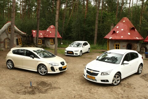 Chevrolet Cruze - Mitsubishi Lancer Sportback - Seat Leon