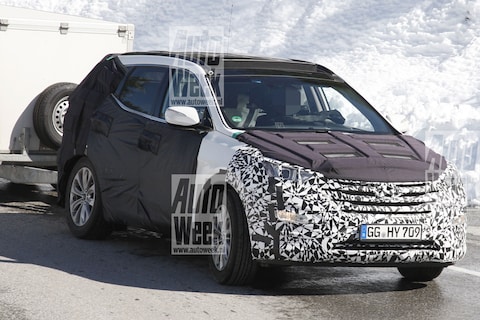 Hyundai iX45 heeft neus bijna uit het verband