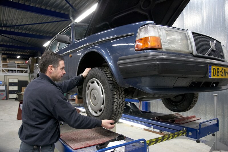 Klokje rond Volvo 240 DL 2.3 (1991)