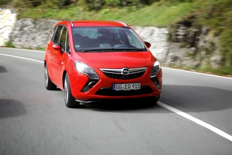 Opel Zafira Tourer (2011) - Test