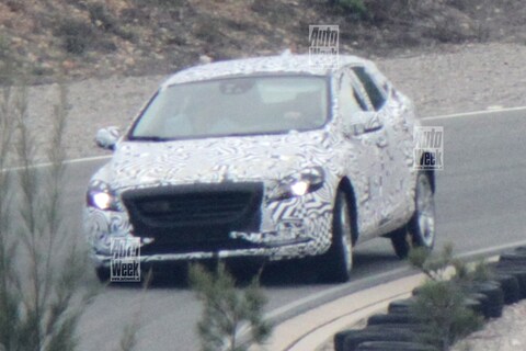 Volvo V40 verliest camouflage 