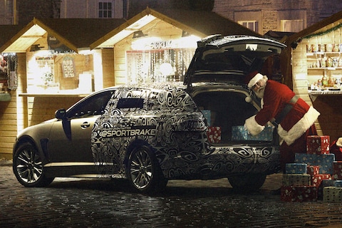 Jaguar XF Sportbrake duikt op met Kerstman